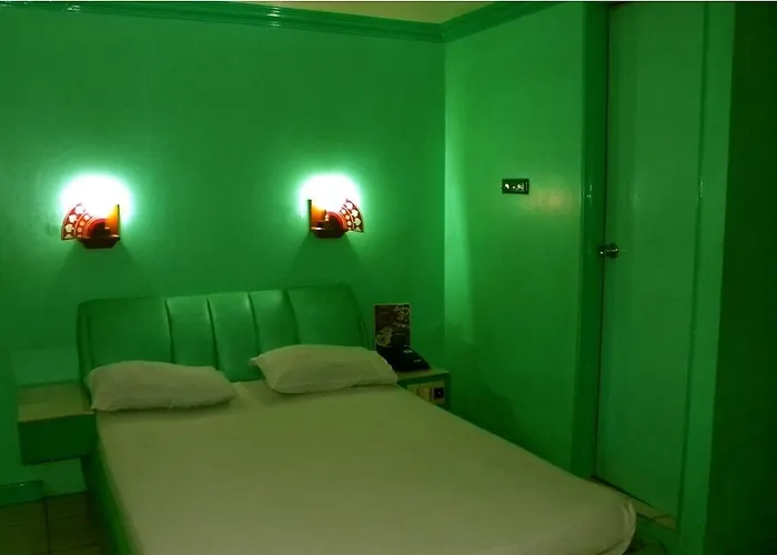 Halina Avenida 2* Manila